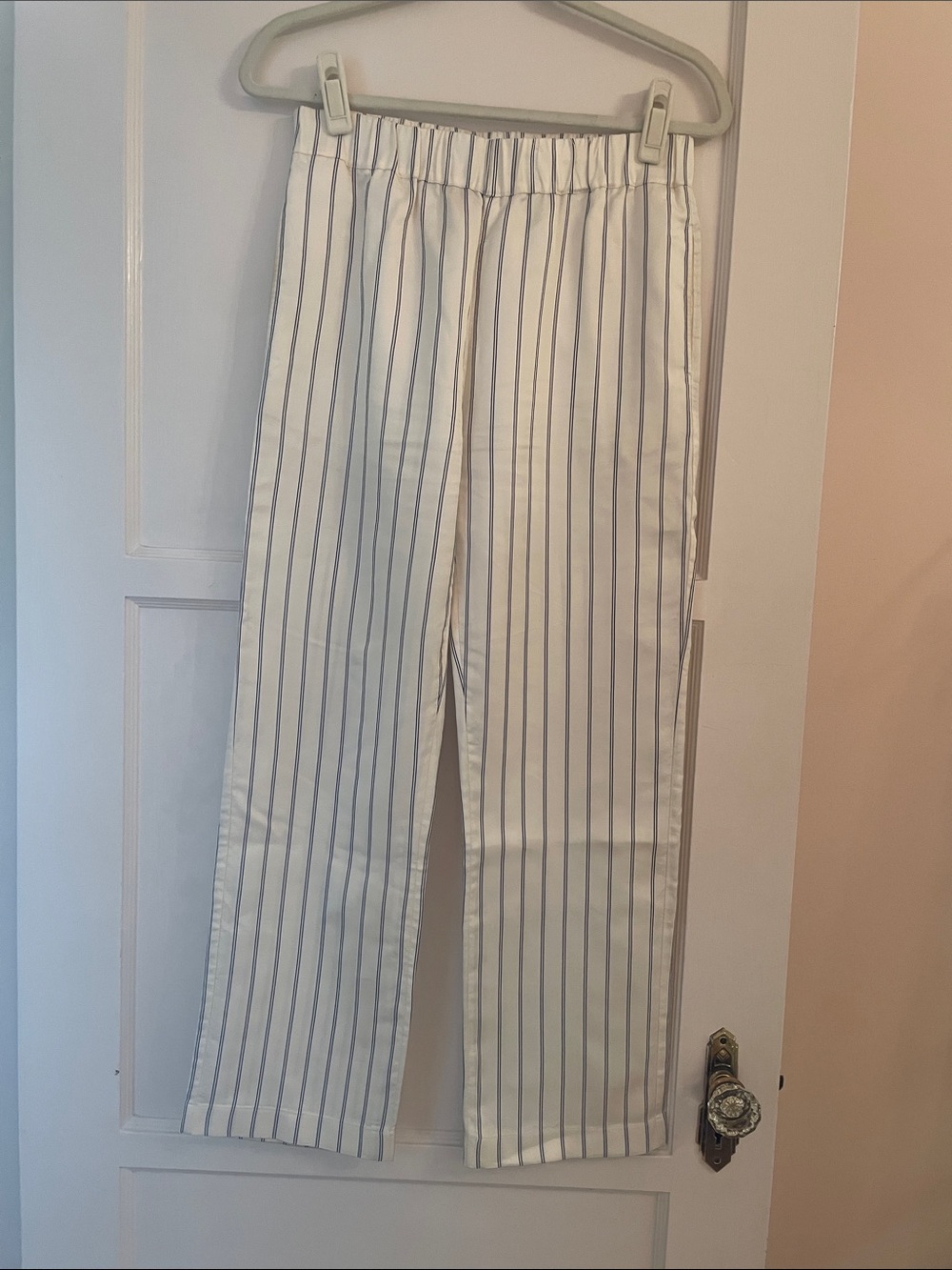 Jenni Kayne Cream and Blue Pinstripe Straight-Leg Pants